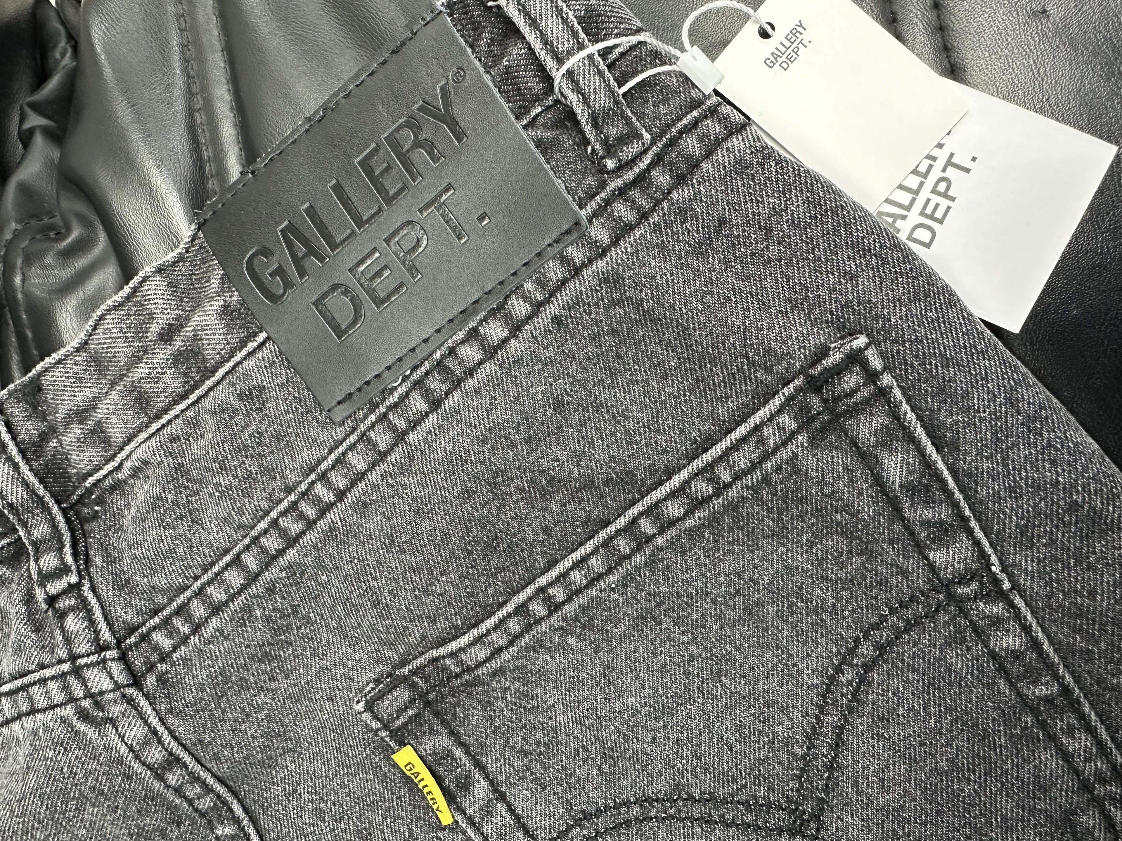 Chrome Hearts Jeans 8102